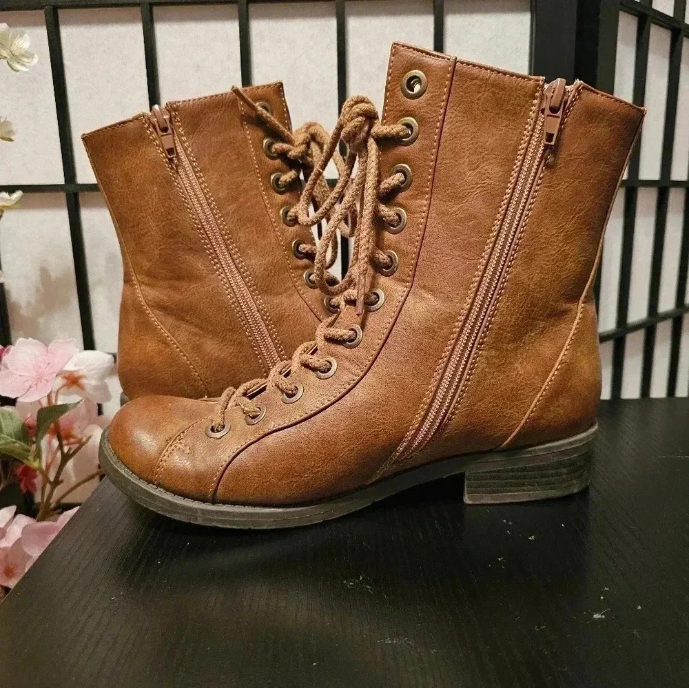 Women's 2 Lips TOO JOJO Boots